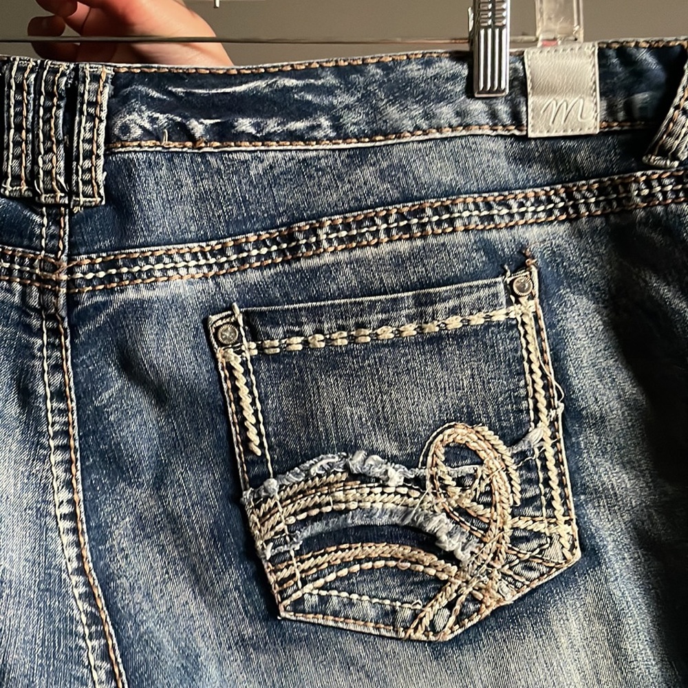 Jeans - Picture 2 of 3